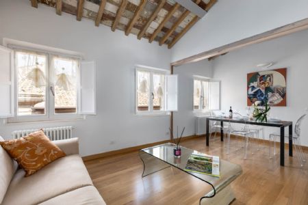 Vendita Appartamento SIENA – CENTRO STORICO, ZONA SAN MARCO
Un appartamento dal carattere unico, tra architettura...